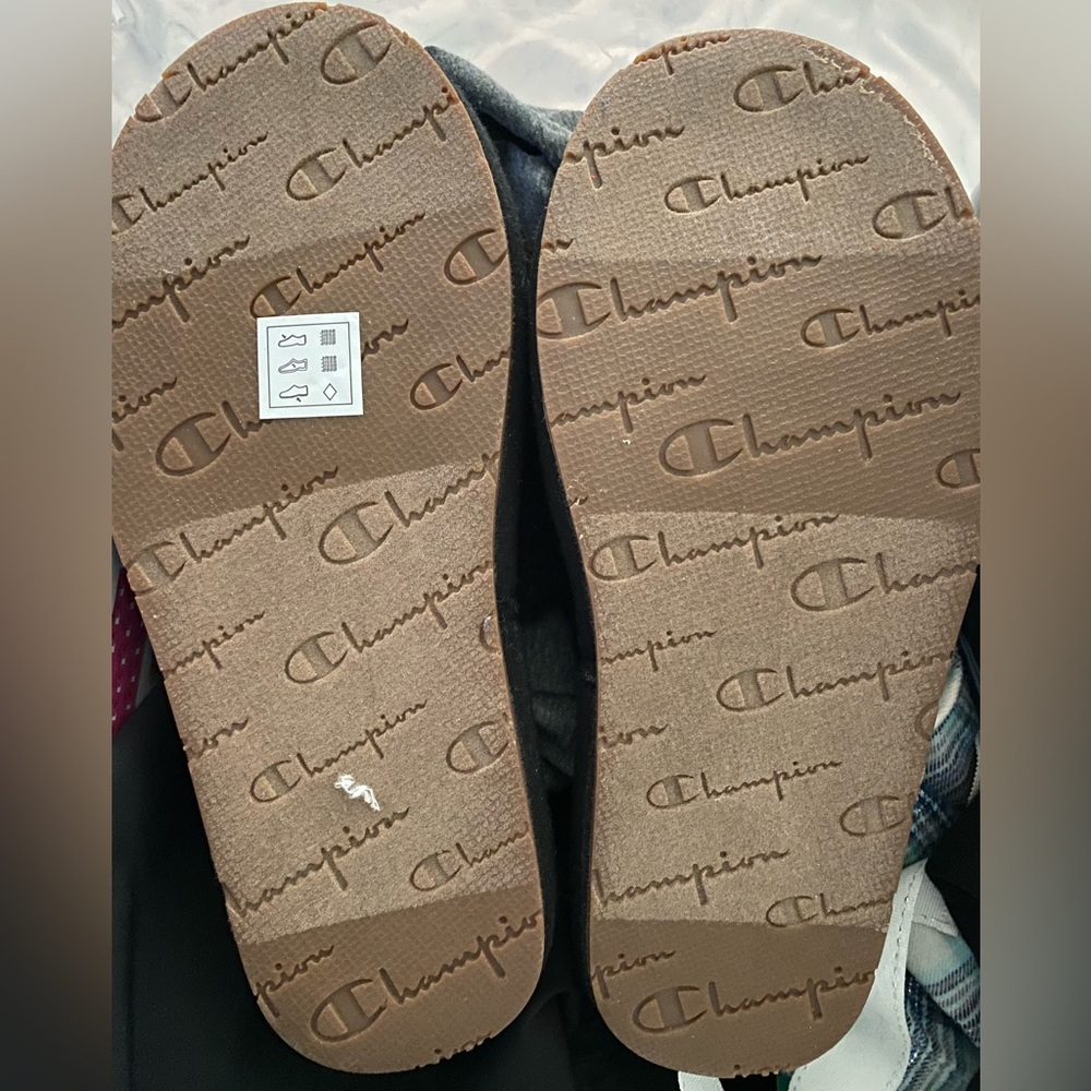 Champion slippers - Picture 2 of 2